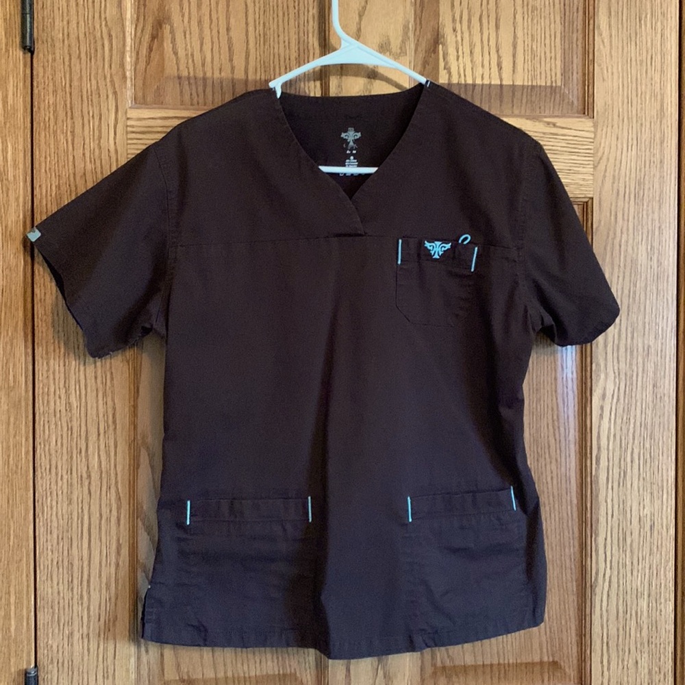 Med Couture scrub top bundle
